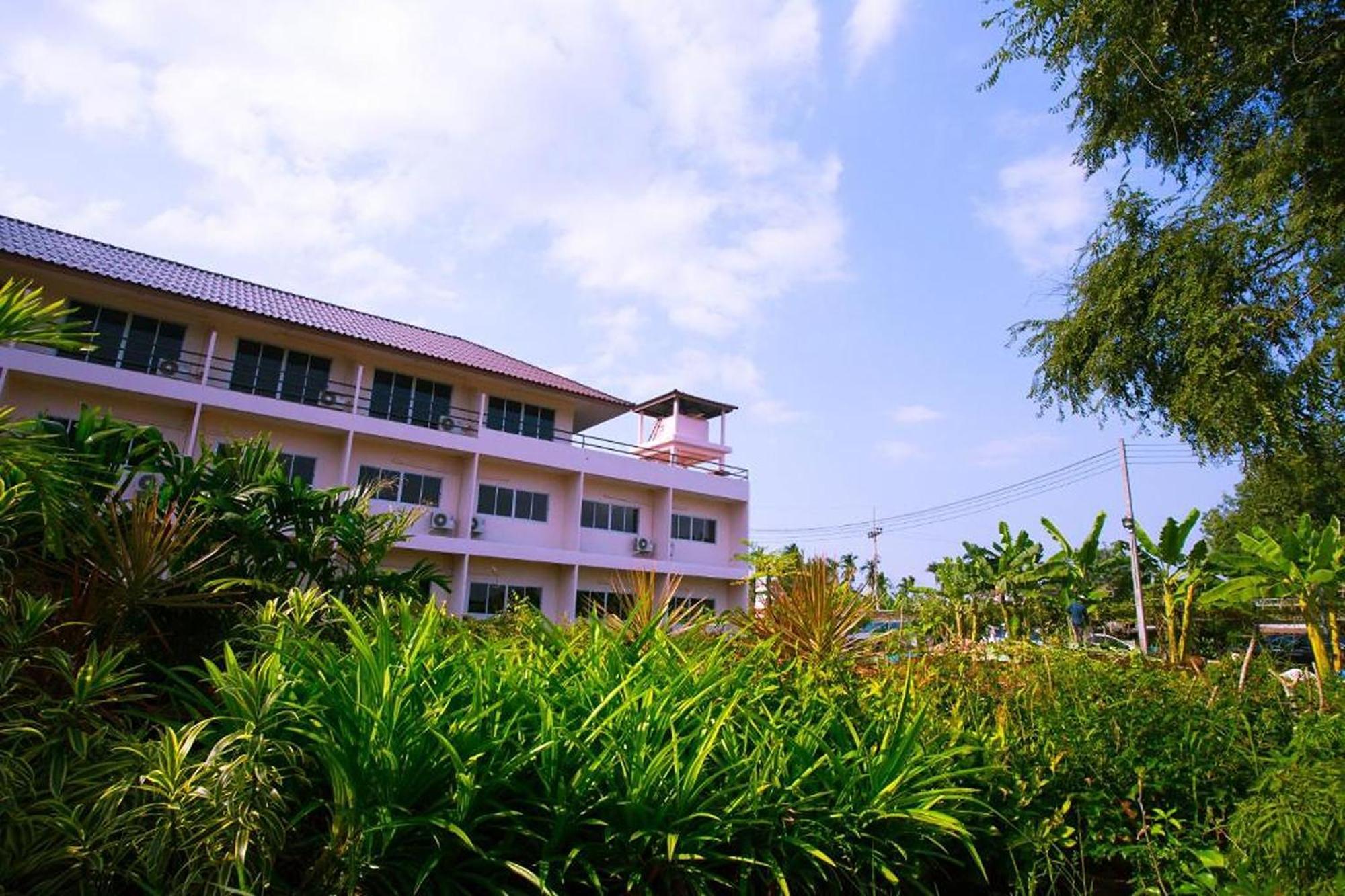Be Fine Sabuy Hotel And Resort Surat Thani Exterior photo